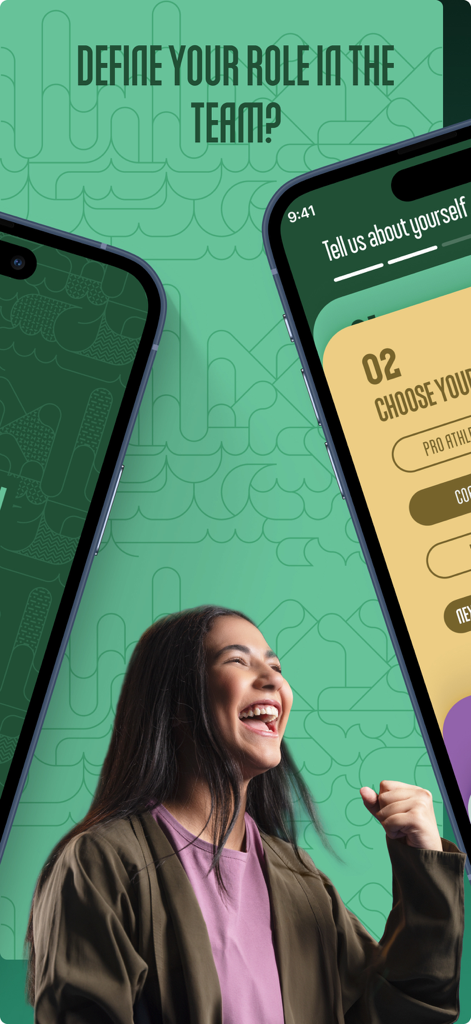 Team Saudi | فريق السعودية - Uma tela de celular do aplicativo Team Saudi mostrando a página de configuração de perfil onde os usuários podem escolher seu papel, como atleta profissional ou treinador