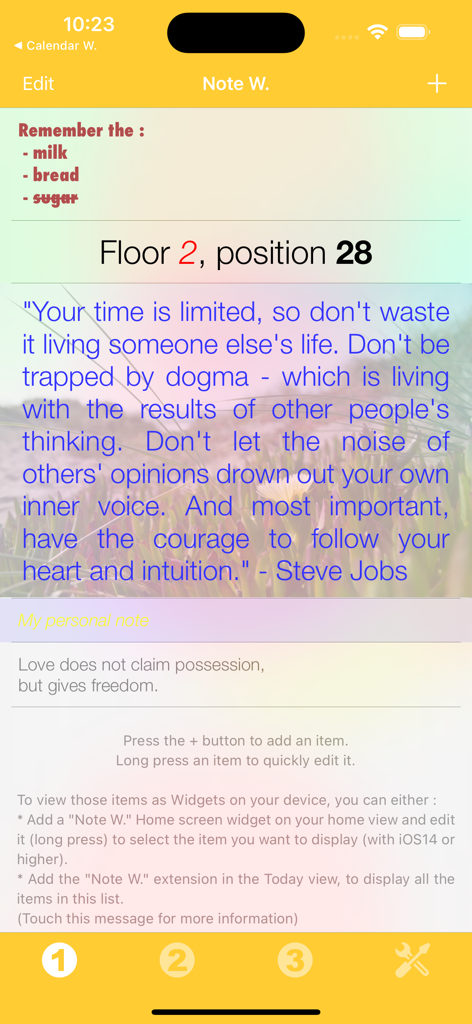 Interface do Note Widget mostrando uma lista de compras, um lembrete de local de estacionamento e uma citação inspiradora de Steve Jobs com cores e fontes personalizadas.