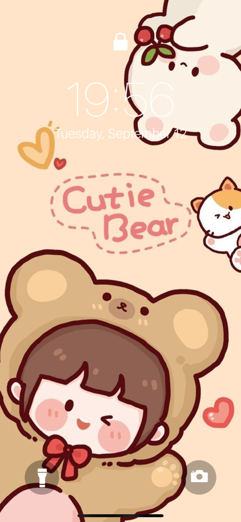 Kawaii Friends Wallpapers - Chica linda con un disfraz de oso en un fondo de pantalla de bloqueo kawaii pastel