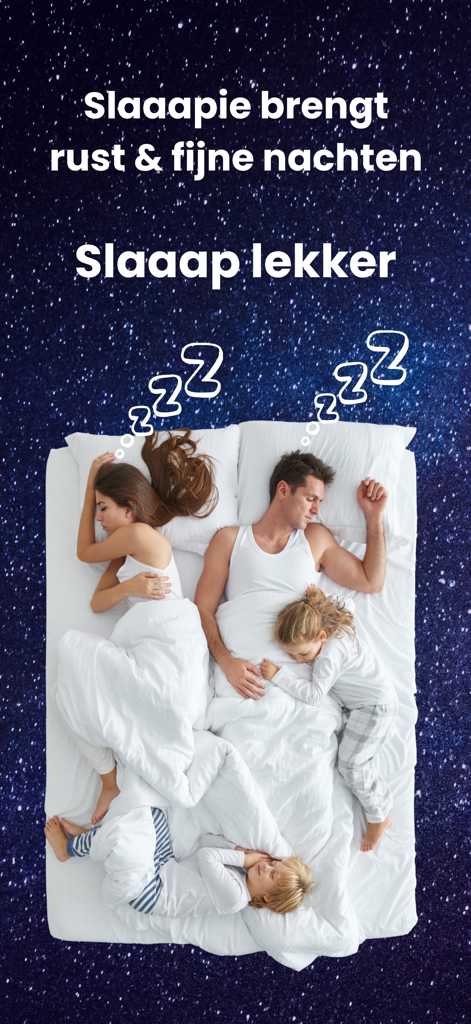 Slaaapie - slaaphulp voor kids - A family sleeping peacefully together in bed under a starry night sky.