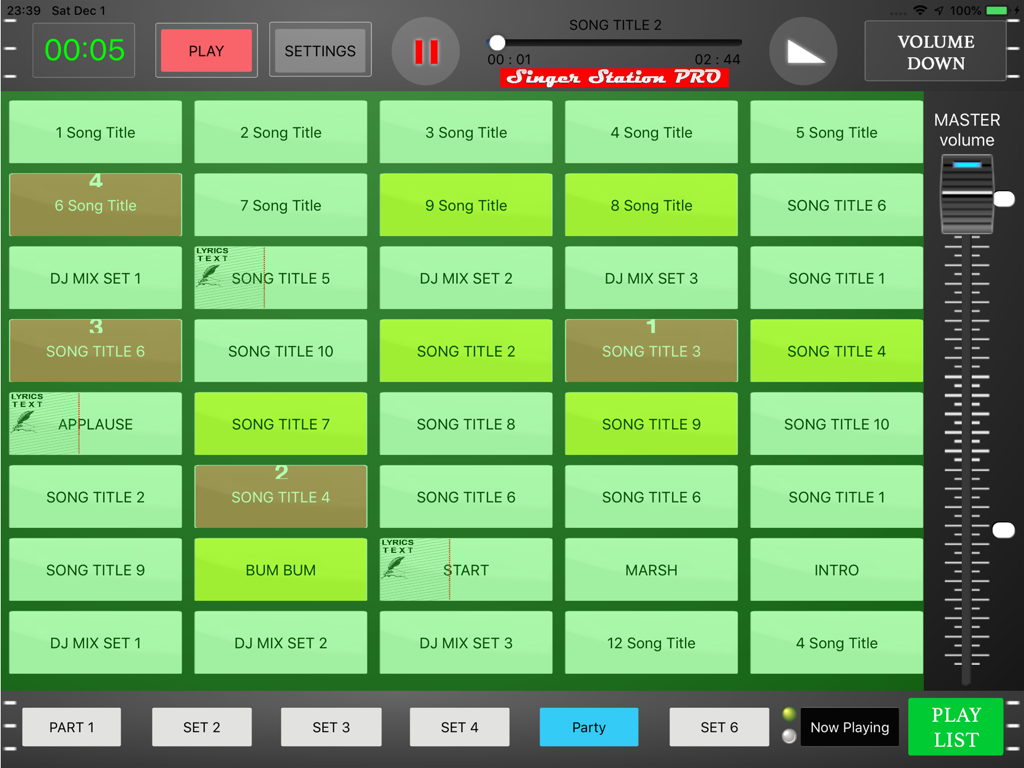 Singer Station PRO - Singer Station PRO Haupt-Dashboard für das iPad, das ein Song-Grid und professionelle Bühnenperformance-Steuerungen anzeigt