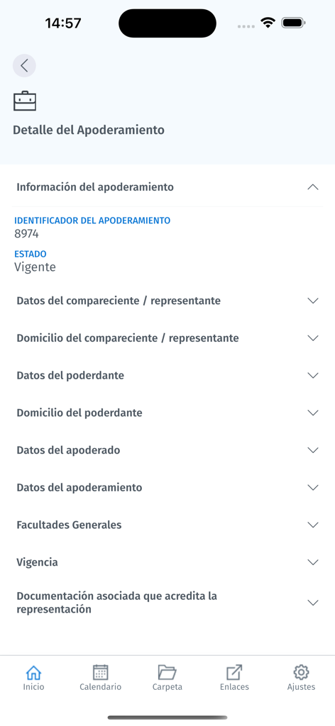 Carpeta Justicia - Power of attorney details screen in the Carpeta Justicia app showing active status and legal representative data.