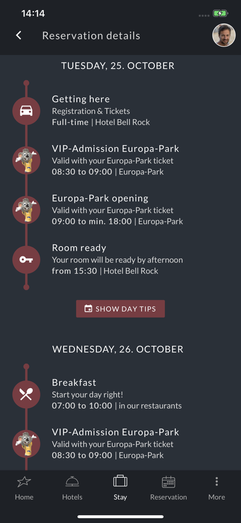 Europa-Park Hotels - Ein Screenshot des Buchungsdetailbildschirms der Europa-Park Hotels App mit einer täglichen Reiserouten-Zeitleiste