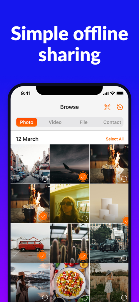 Interfaz de la aplicación Transferencia de Archivos mostrando una galería de fotos con varias imágenes seleccionadas para compartir sin conexión