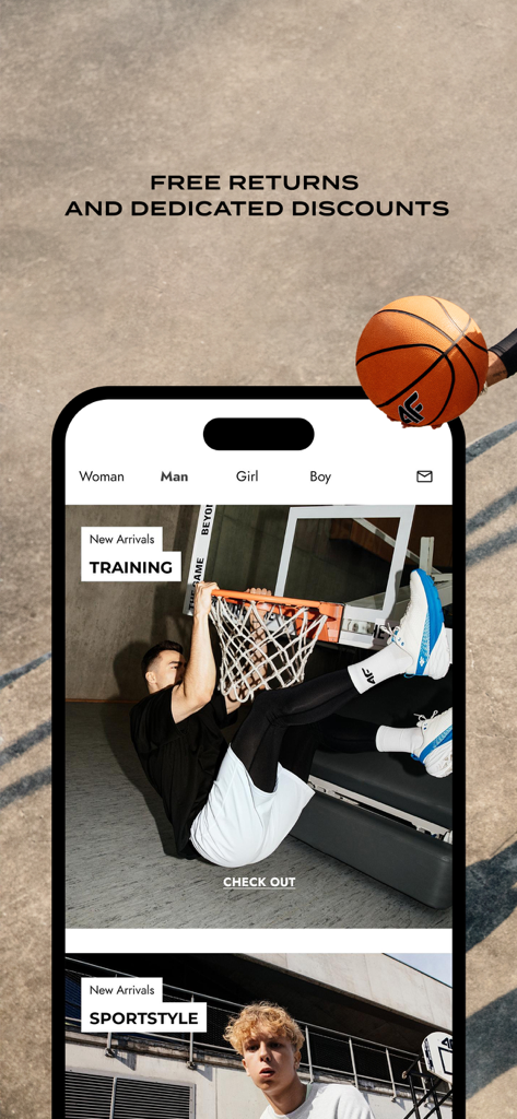 4F – sports fashion online - Interfaccia dell'app 4F sports fashion che mostra i nuovi arrivi per l'allenamento e lo sportstyle.