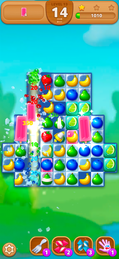 Fruits Mania:Belle's Adventure - Captura de pantalla del juego de Fruits Mania La Aventura de Belle que muestra un puzzle de frutas match-3 con potenciadores.