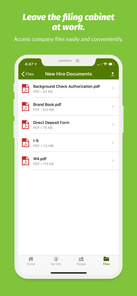 Aplicativo móvel BambooHR mostrando uma lista de documentos de novos contratados, incluindo verificação de antecedentes e formulários fiscais