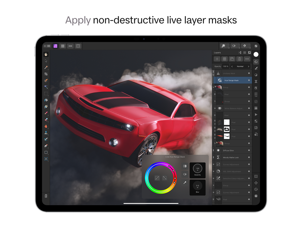 Una interfaz profesional de edición de fotos en iPad mostrando una máscara de rango de tono en vivo aplicándose a un coche rojo