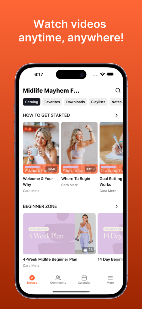 Midlife Mayhem Fitness - Interfaz de la aplicación Midlife Mayhem Fitness que muestra una biblioteca de videos de ejercicios y planes de entrenamiento para principiantes para mujeres mayores de 40.