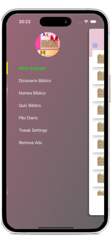 Biblia Católica  - Ave Maria - Menú de navegación lateral de la aplicación de la Biblia Católica Portuguesa que muestra varias secciones como Biblia, Diccionario y Cuestionario.