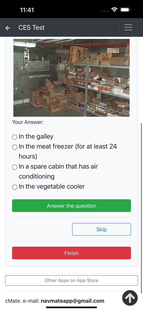 Catering. Cook Detailed CES - Übungstestfrage aus der Catering Cook Detailed CES App, die einen Lagerbereich für Schiffe zeigt