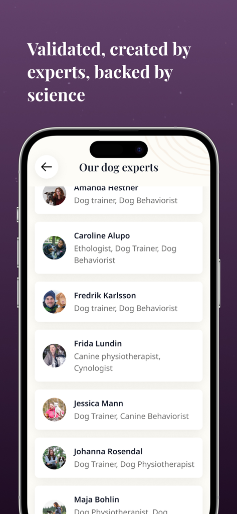 Petli:Dog Training & Community - Screen showing professional dog trainers and behaviorists in the Petli app