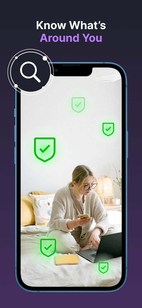 Bug Detector - Pro Scanner - Una mujer usando un iPhone para escanear su habitación en busca de dispositivos ocultos con iconos de seguridad verdes apareciendo en la pantalla.