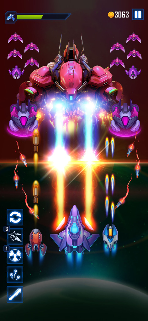 Wind Wings: Space Shooter - Una nave espacial del jugador disparando potentes láseres contra un enorme enemigo jefe rojo en el espacio.