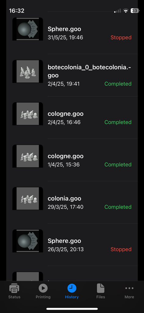 Resin Control - Una lista de trabajos de impresión 3D pasados en la aplicación Resin Control mostrando estados completados y detenidos