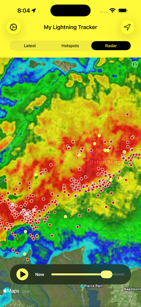 Carte radar météo en temps réel affichant l'intensité de l'orage et les emplacements des impacts de foudre