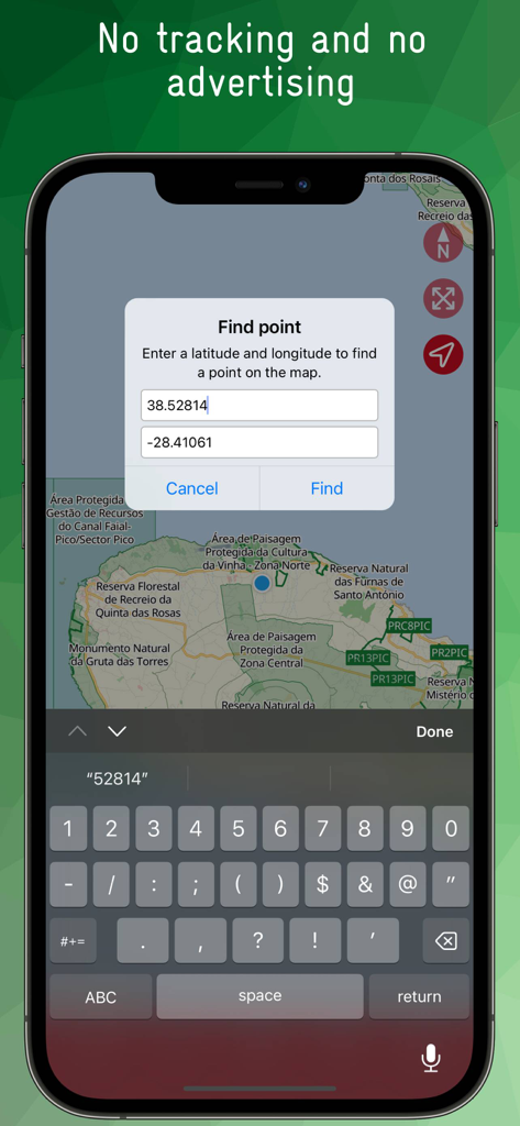Interfaz de la aplicación Mapa Offline de Azores con una ventana emergente de entrada de coordenadas para encontrar puntos específicos del mapa.