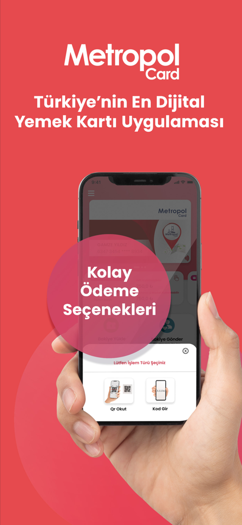 MetropolCard Kullanıcı - Mano sosteniendo un teléfono mostrando la aplicación MetropolCard con opciones de pago QR y código