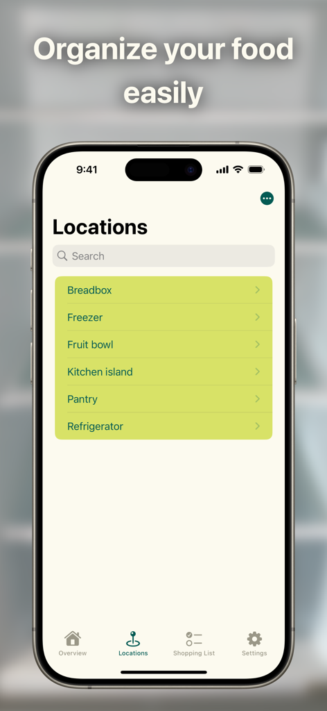 FreshKeeper - Food Overview - Pantalla de la aplicación FreshKeeper que muestra ubicaciones de almacenamiento de alimentos organizadas como despensa y refrigerador.