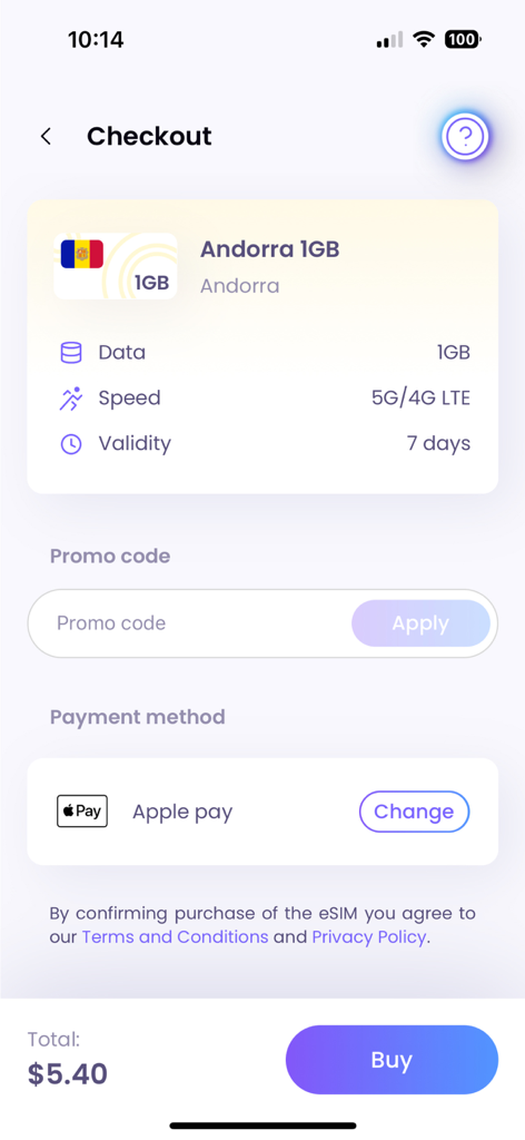 Tela de checkout para um plano eSIM de viagem no aplicativo SimOptions com opção de pagamento Apple Pay
