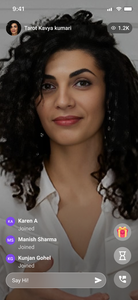 GaneshaSpeaks - Astrology Chat - A live video session with a tarot reader on the GaneshaSpeaks astrology app featuring a viewer chat feed