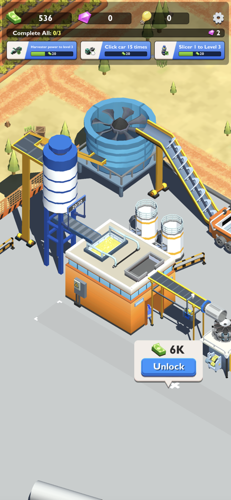 Vista aérea de la línea de producción de una fábrica de patatas fritas con maquinaria industrial y la interfaz del juego en Idle Chips Tycoon