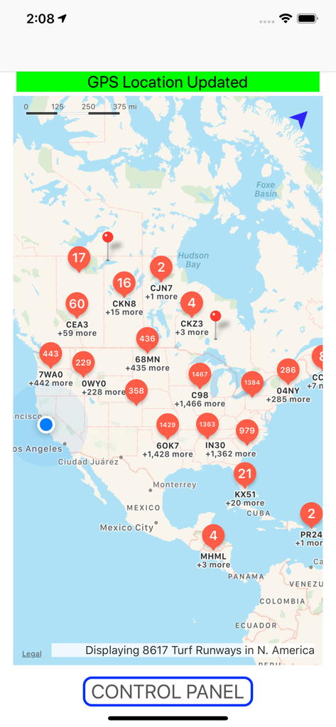Airport Runway Finder - Una mappa del Nord America all'interno dell'app Airport Runway Finder che mostra migliaia di località di piste erbose con marcatori a cluster rossi.