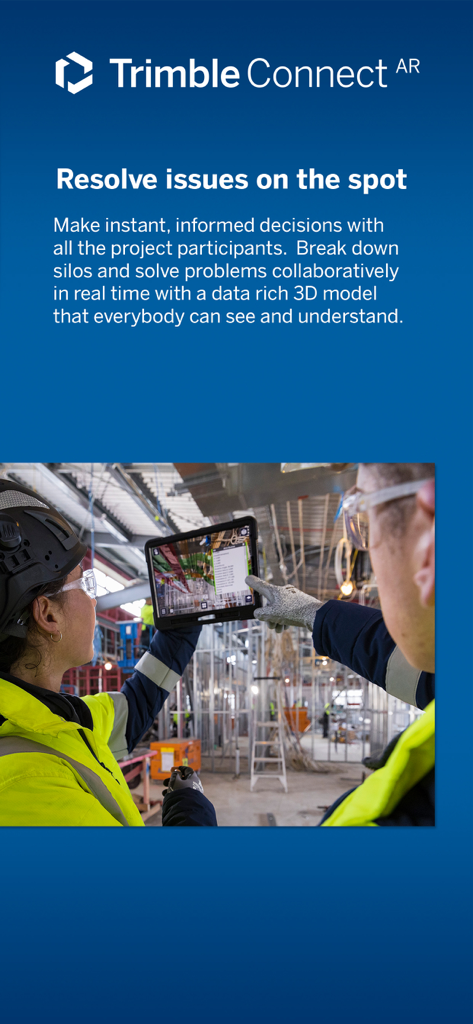 Zwei Bauprofis verwenden Trimble Connect AR auf einem Tablet, um 3D-Modelle auf einer Baustelle zu visualisieren