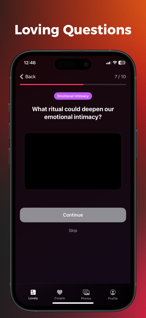 Lovely - Couple Games - Una captura de pantalla de un smartphone que muestra una pregunta diaria sobre la relación sobre la intimidad emocional en la aplicación Lovely.