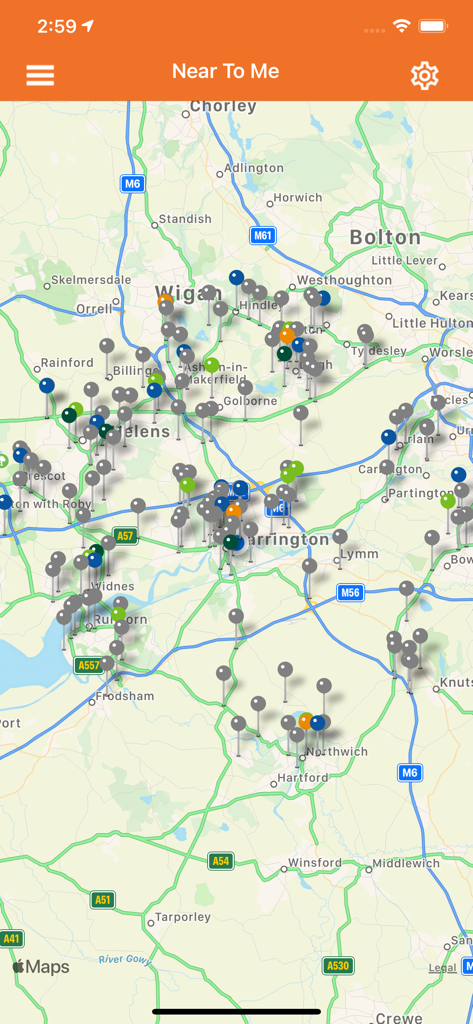 Mileage Trackアプリのマップビュー。走行距離追跡のための近くのビジネスロケーションが表示されています。