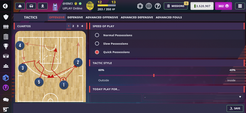 iBasket Manager 3 - iBasket Manager 3의 공격 전술 화면으로 농구 코트 플레이 다이어그램과 게임 속도 설정을 보여줍니다