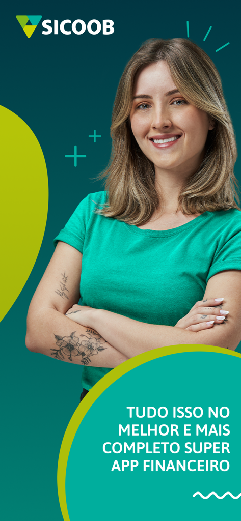 Sicoob - Una mujer sonriendo en una pantalla promocional de la super aplicación financiera Sicoob