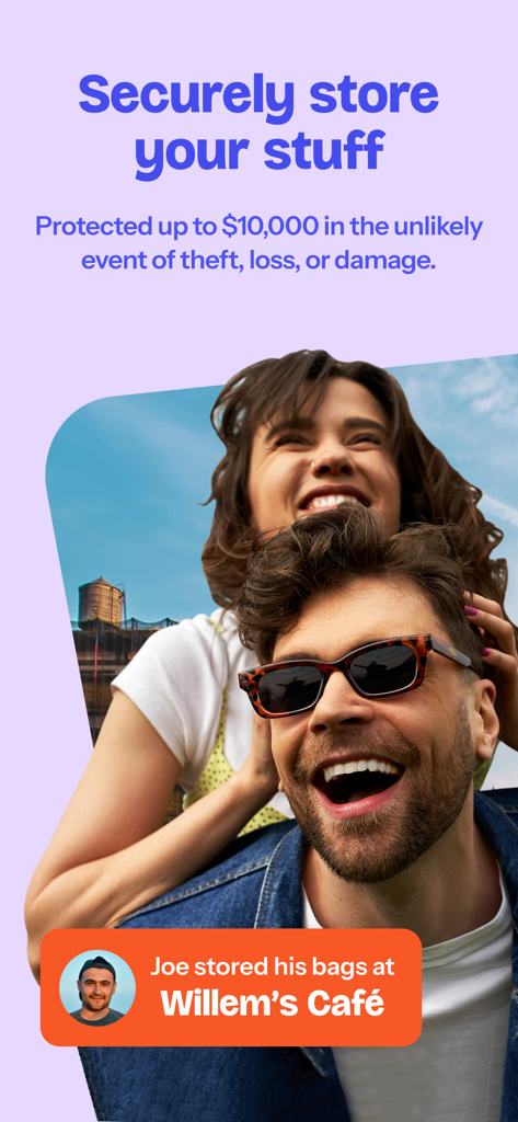 10,000ドルの補償保証付きでBounce荷物預かりを利用する幸せな旅行者