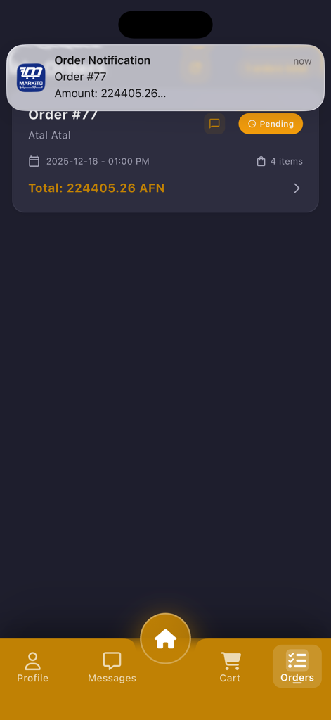 MarkiTo - MarkiTo mobile app showing an order notification and a pending order status on the tracking screen