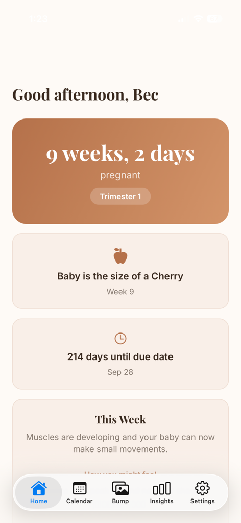 Bloom - Period & Pregnancy - Bloom App Startbildschirm zeigt den Schwangerschaftsfortschritt in der neunten Woche mit Babygrößenvergleich und Countdown bis zum Fälligkeitsdatum