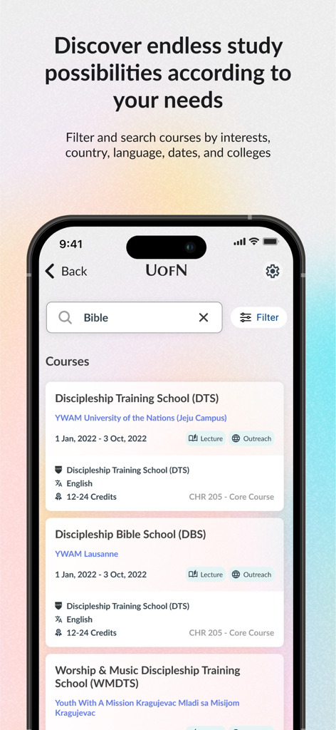 YWAM Training - Interface de recherche de l'application YWAM Training affichant divers cours d'étude biblique et de discipolat