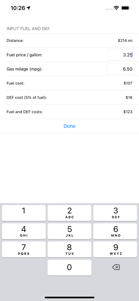 Mobiler Bildschirm zur Berechnung der Kraftstoff- und AdBlue-Kosten für Lkw-Fahrten