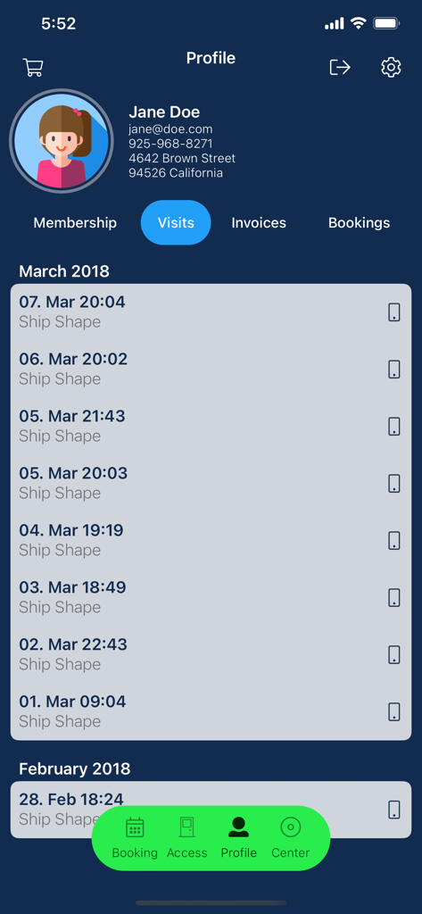 Pantalla de perfil de la aplicación Boost System que muestra el historial de visitas al gimnasio de un usuario e información de contacto personal.