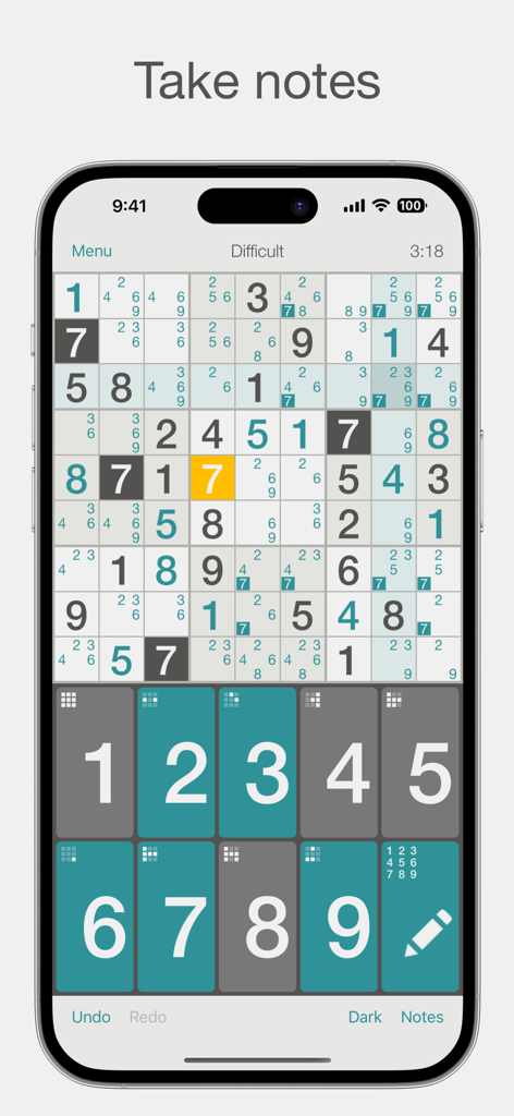 Interface de jogo móvel de um quebra-cabeça de Sudoku com notas ativas em um nível difícil