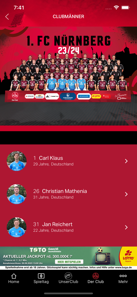 1. FCN - La aplicación 1. FC Nuernberg mostrando la foto del equipo 23/24 y la lista de jugadores