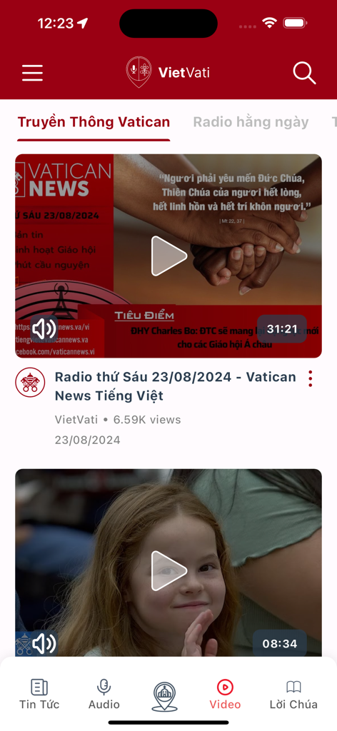 Screenshot of the Vietnamese Catholic Church app featuring Vatican news videos and spiritual audio content.