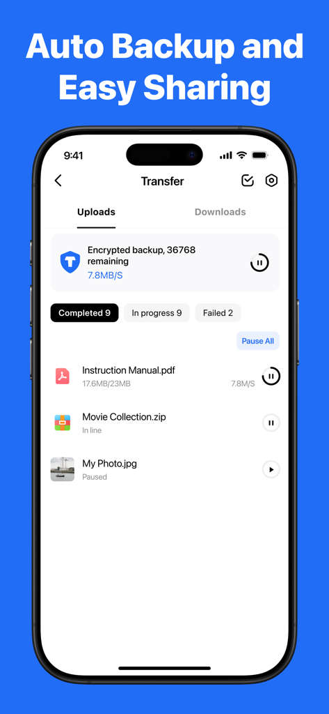 Interface de l'application mobile TeraBox montrant l'écran de transfert avec les sauvegardes de fichiers et les téléchargements actifs.