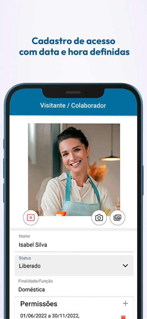 Mobile app screen showing a visitor registration profile for a domestic worker named Isabel Silva with an authorized status.