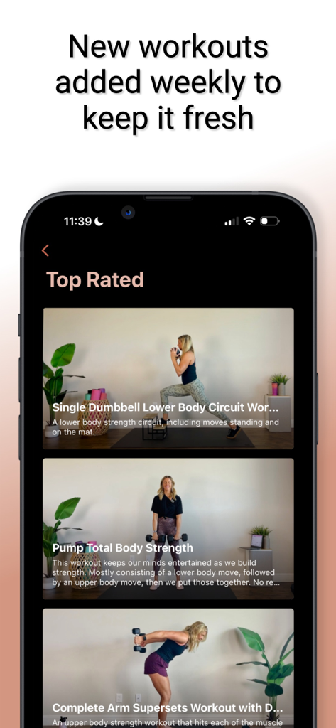Fitness Momness - Pantalla de la aplicación Fitness Momness que muestra los videos de entrenamiento en casa mejor valorados para mamás ocupadas