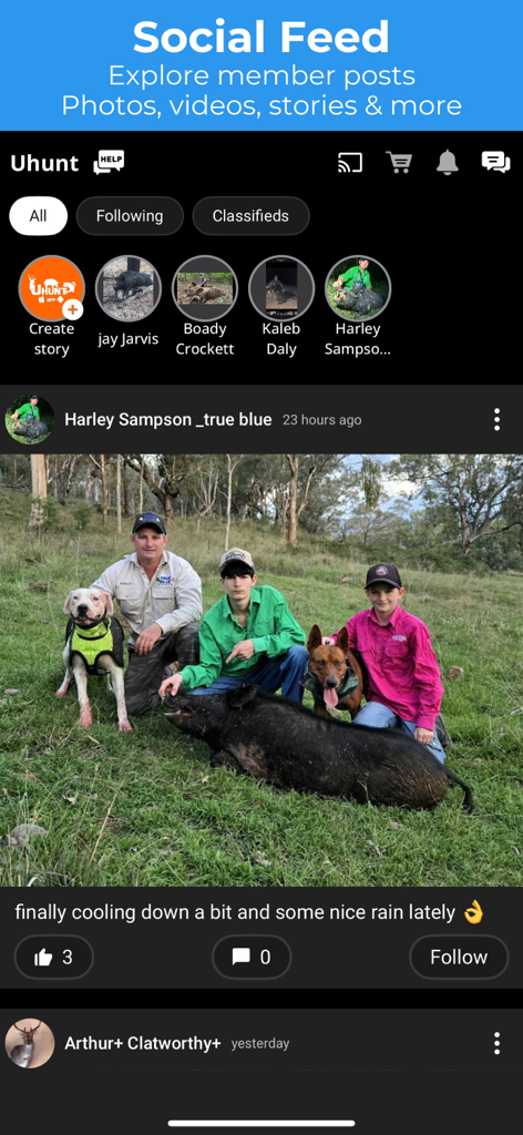 La schermata del feed social dell'app Uhunt che mostra i post della community di caccia.
