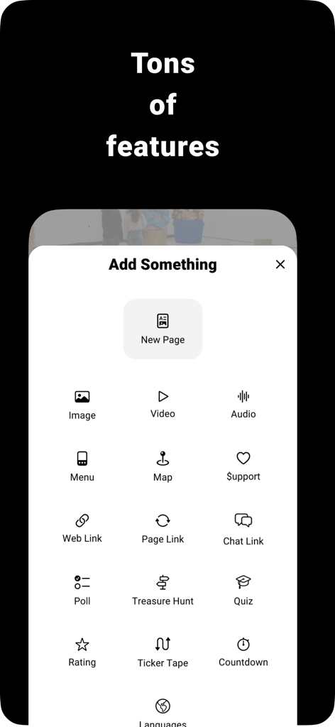Un menu dans GuideApp montrant diverses fonctionnalités interactives, y compris des cartes audio-vidéo et des quiz pour une expérience muséale.
