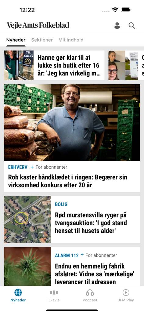 Écran d'accueil de l'application d'actualités Vejle Amts Folkeblad affichant les gros titres locaux et la navigation.