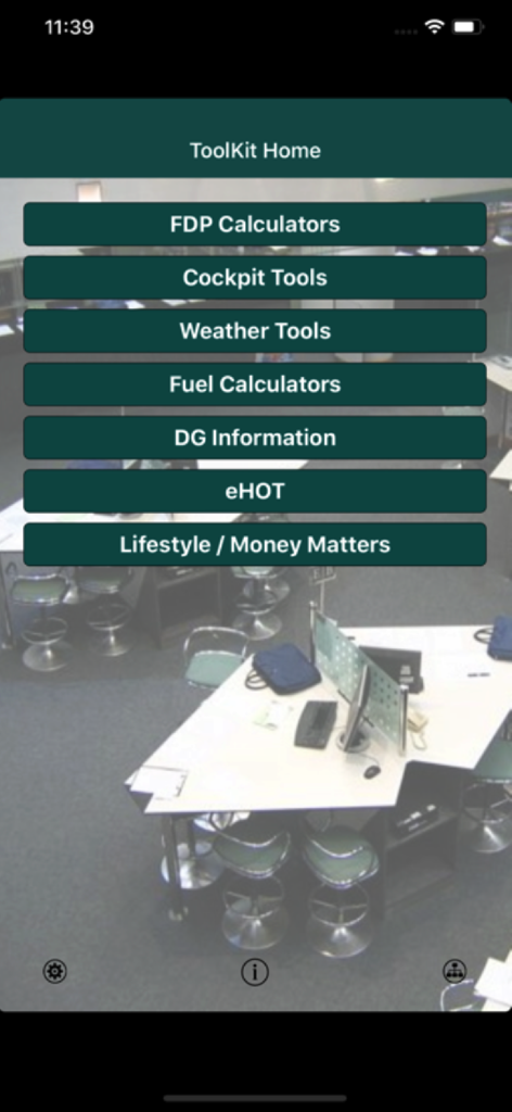 Menu principal de l'application utilitaire aéronautique CX ToolKit affichant les boutons pour le cockpit FDP et les outils météo