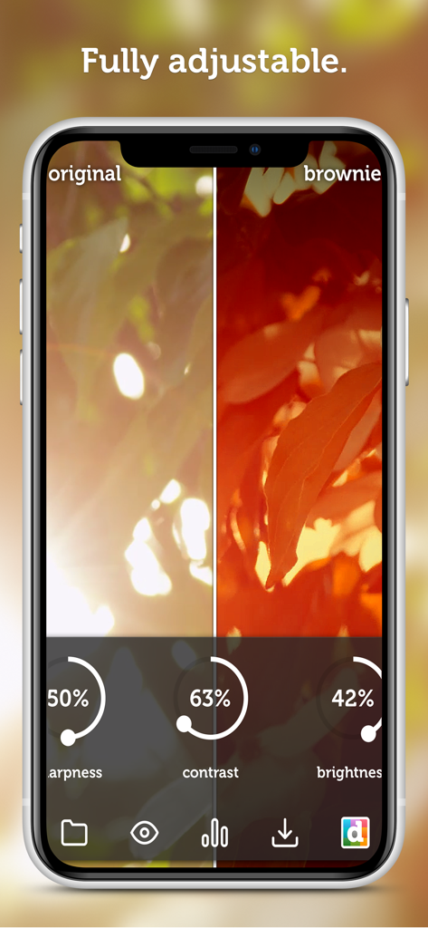 Vista de pantalla dividida que muestra vídeo original junto a una versión de brownie filtrada con diales de ajuste para nitidez y contraste y brillo