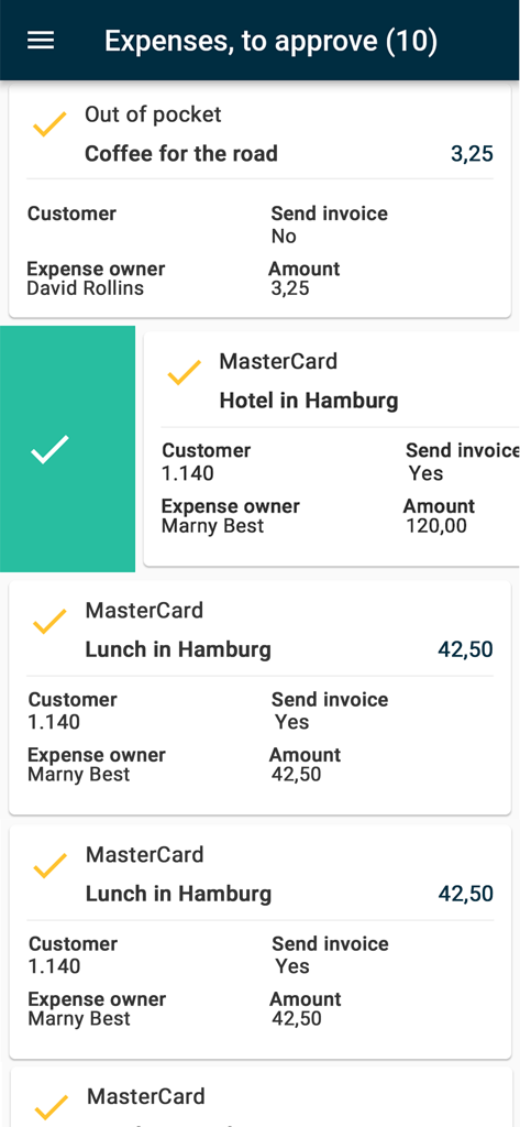 Next® Go - Interfaz de la aplicación Next Go que muestra elementos de gastos empresariales con una acción de deslizar para aprobar.